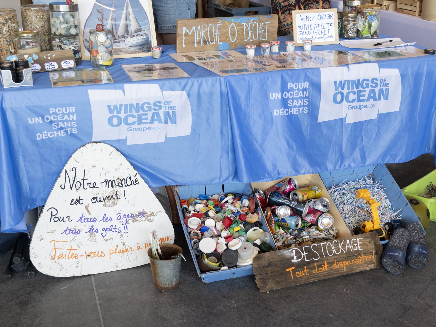 Ramassage de mégots et stand de sensibilisation au marché d&rsquo;Arès