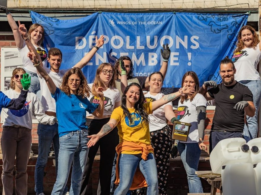 Ramassage de déchets lors du World Cleanup Day à Arès