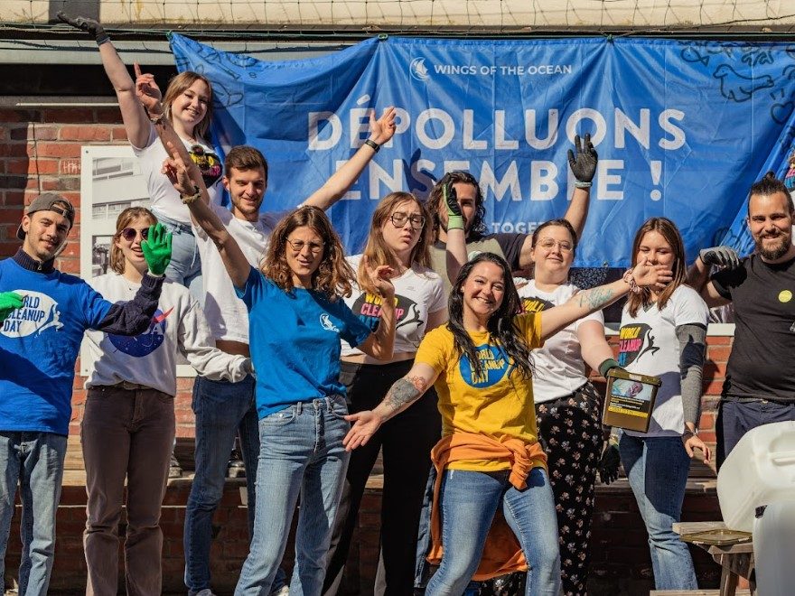 Ramassage de déchets lors du World Cleanup Day à Bordeaux