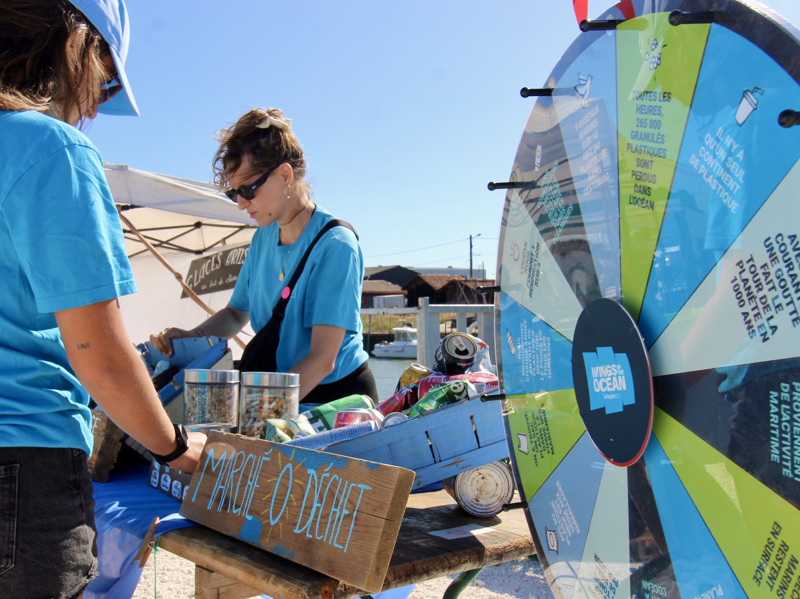 Stand de sensibilisation lors de la fête de l'Arbre et des Plantes à Arès